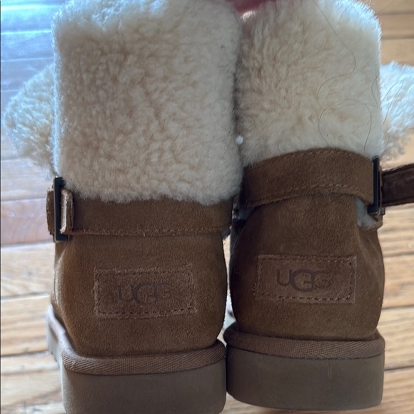Ugg Cozy Brown Suede Boots with Cream Fur Lining - Picture 4 of 5